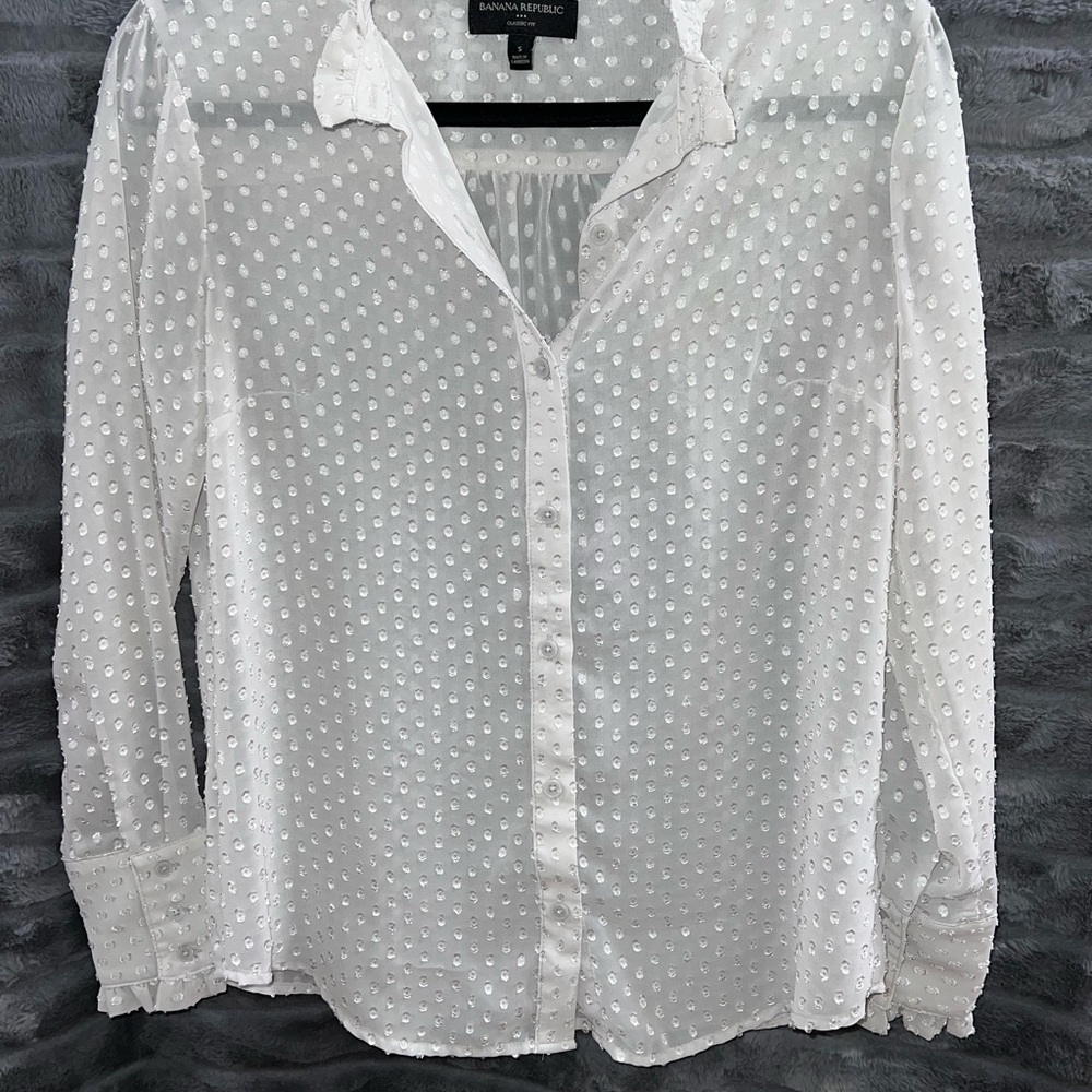 Pale gray Banana Republic long sleeve shirt